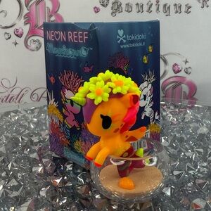 tokidoki sunset coral Neon Reef Orange Vinyl Figure with Neon Yellow Pink